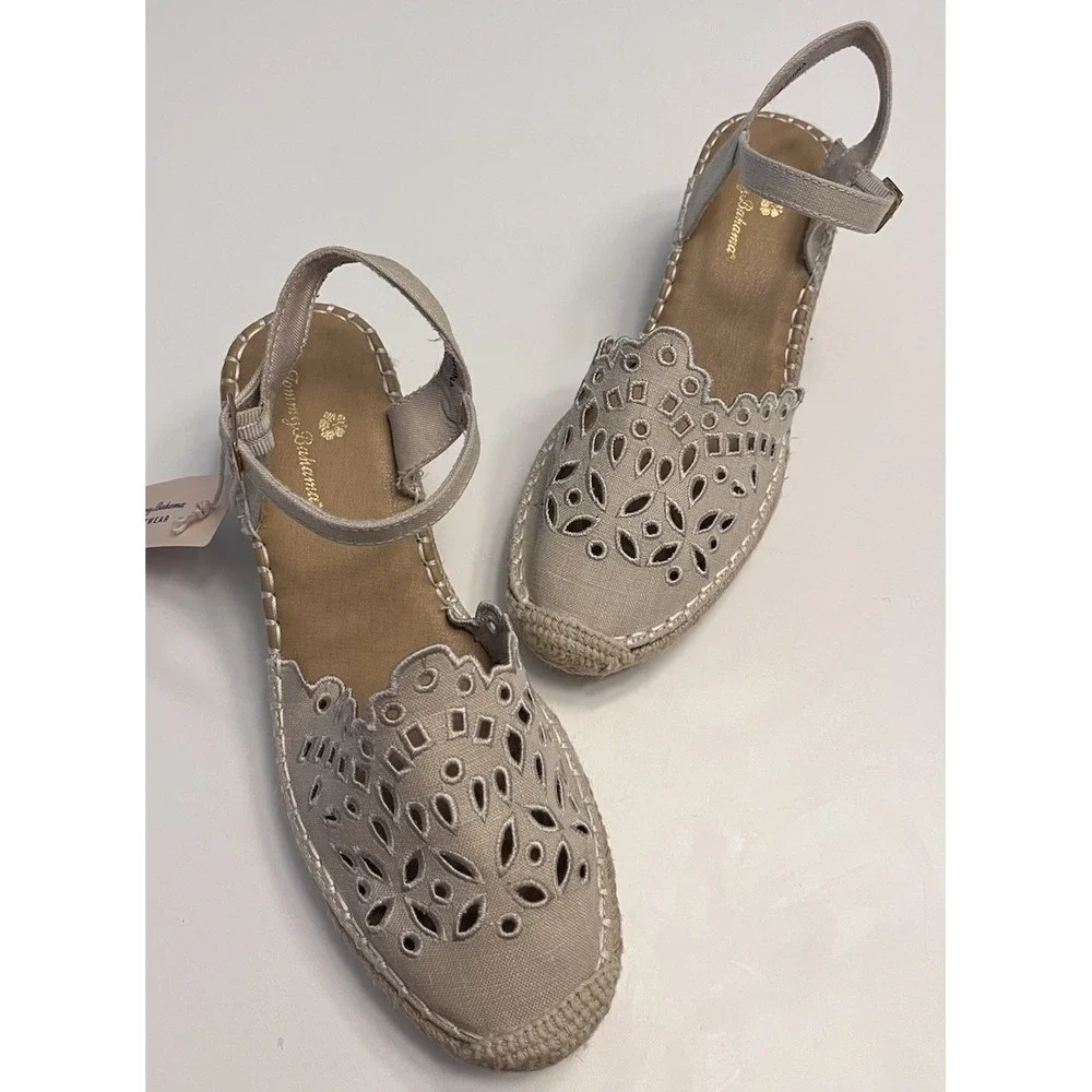 New TOMMY BAHAMA 7.5 Sandal Daphne Espadrille Wedge Eyelet Broderie Anglaise Tan